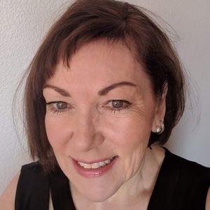 Meet your Posher, Lorraine